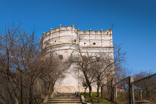 Луцька брама в Острозі