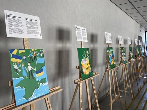 Презентував" Крим SOS"роботи української художниці у Рівному.