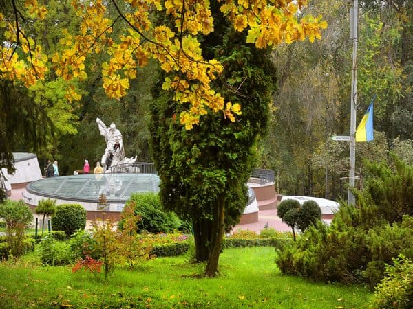 Що подивитися поруч із підземеллями Рівного