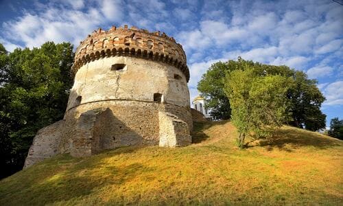 Острозький замок: історія, легенди, цікаві факти