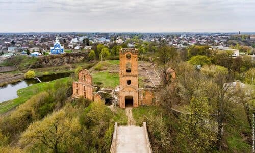 Корецький замок: історія, цікаві факти, адреса та ціна.