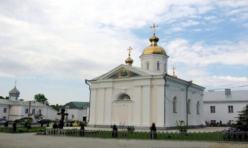 Дерманський монастир-фортеця. Цікаві факти про Свято-троїцький монастир