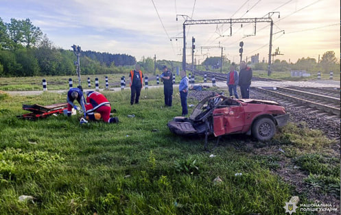 На Рівненщині сталася аварія з участю потяга та легкового автомобіля