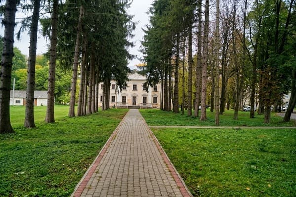 Філософський будиночок в Млинові