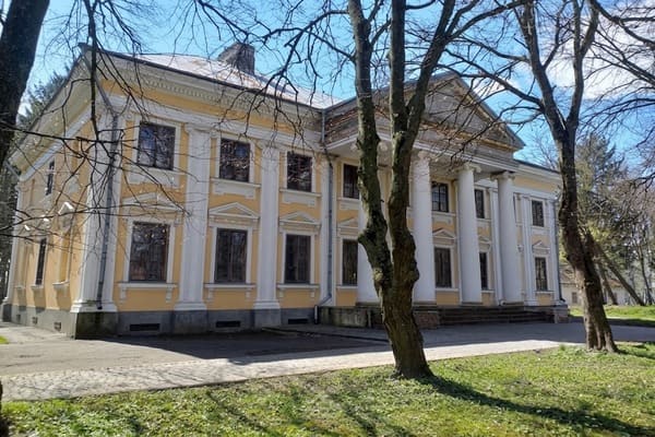 Садиба Ходкевичів та Млинівський краєзнавчий музей Млинів